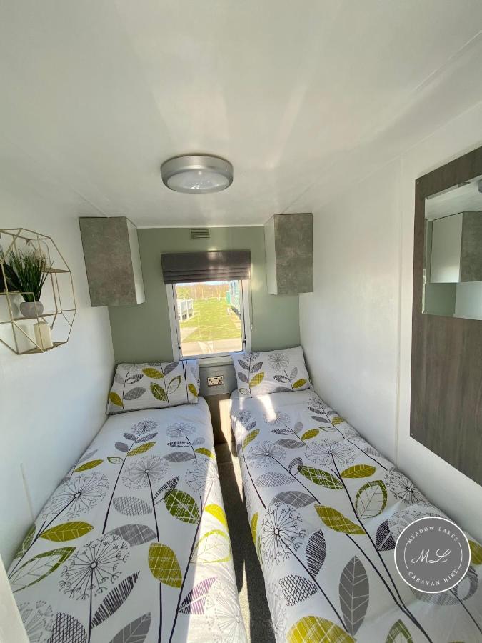 Meadow Lakes 22 - Golden Palm, Pet Friendly, Wifi, Bed Linen - Meadow Lakes Caravan & Lodge Hire Skegness Exterior photo